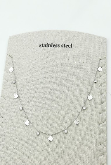 Mayorista Glam Chic - Stainless steel clover and rhinestone tassel necklace