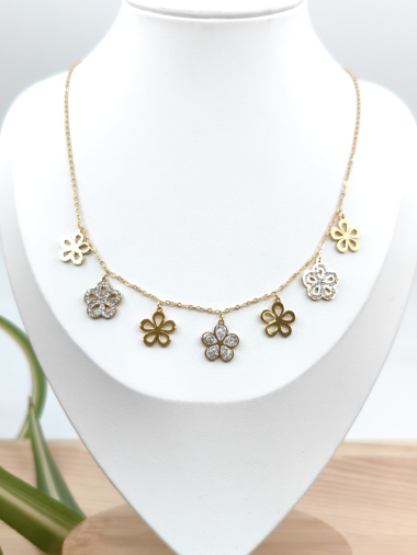 Wholesaler Glam Chic - Flower pendant necklace with rhinestones in stainless steel