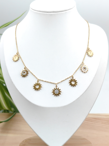 Wholesaler Glam Chic - Sun pendant necklace with rhinestones in stainless steel