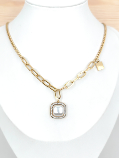 Grossiste Glam Chic - Collier perle carre avec strass en acier inoxydable