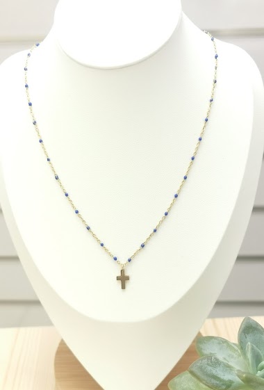 Grossiste Glam Chic - Collier perle de couleur avec Croix en acier inoxydable