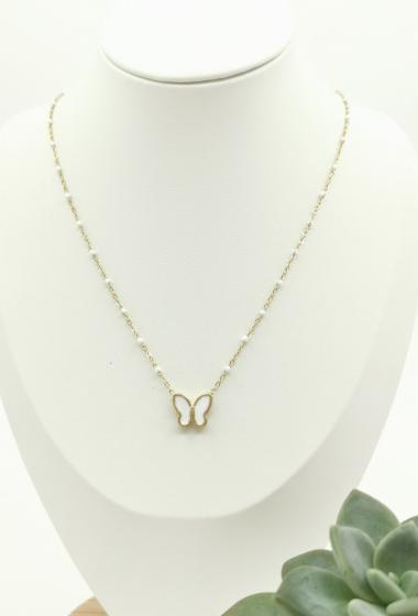 Wholesaler Glam Chic - Color pearl necklace with stainless steel butterfly