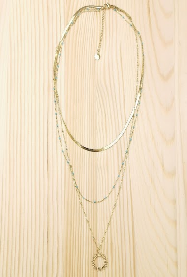 Grossiste Glam Chic - Collier triple rang avec perle de couleur et soleil en acier inoxydable