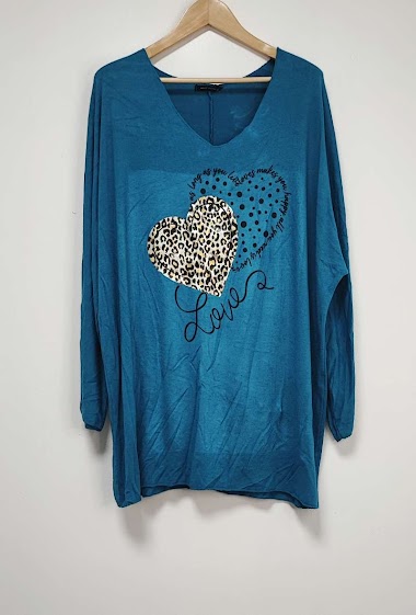 Thin sweater with heart print