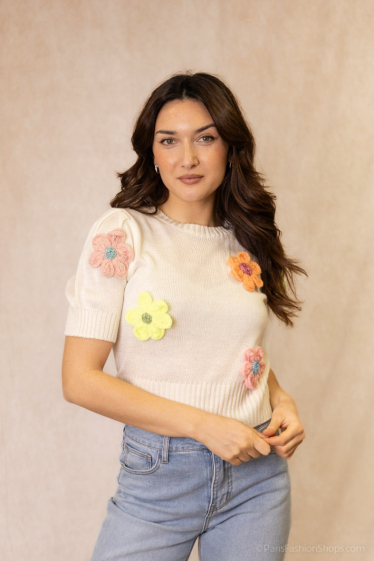 Wholesaler Golden Live - Knitted top with flowers