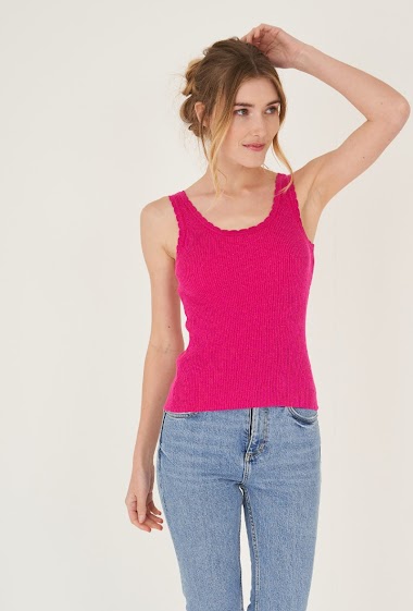 Round roll stretch knit top
