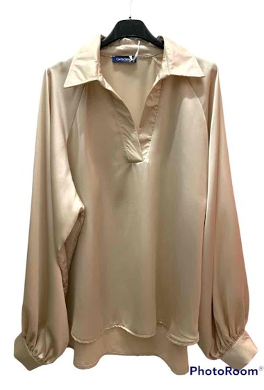 Mayorista Graciela Paris - Loose satin blouse. V-neck. puff sleeves