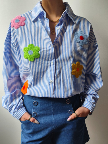 Mayorista Graciela Paris - Camisa de rayas con flores.
