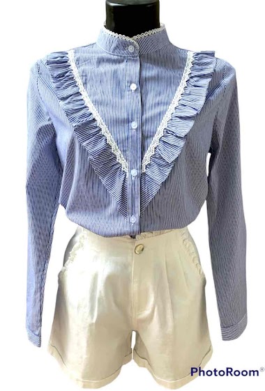 Großhändler Graciela Paris - Cotton shirt with thin stripes. ruffles at the bust and Mao collar