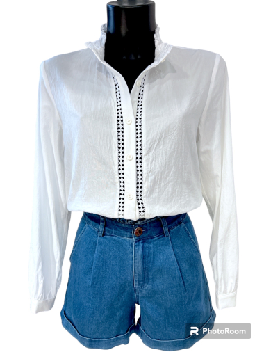 Wholesaler Graciela Paris - plain cotton shirt with lace along the buttoning and stand-up collar