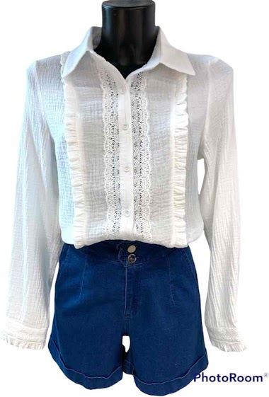 Großhändler Graciela Paris - Cotton gauze shirt. ruffles and lace on the front