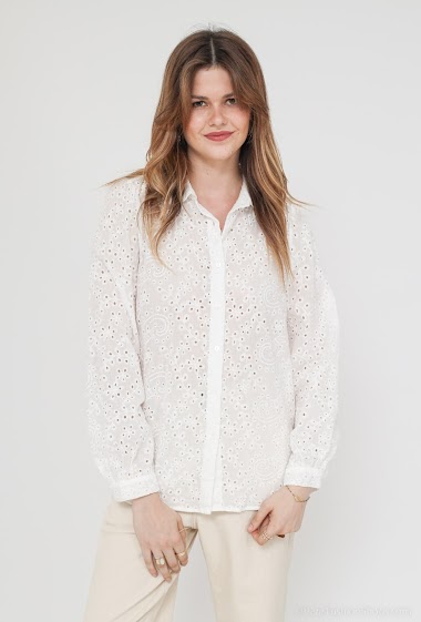 Wholesaler Graciela Paris - Shirt entirely in English embroidery.