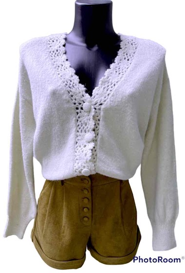 Wholesaler Graciela Paris - Cardigan. button plackets and collar in crochet