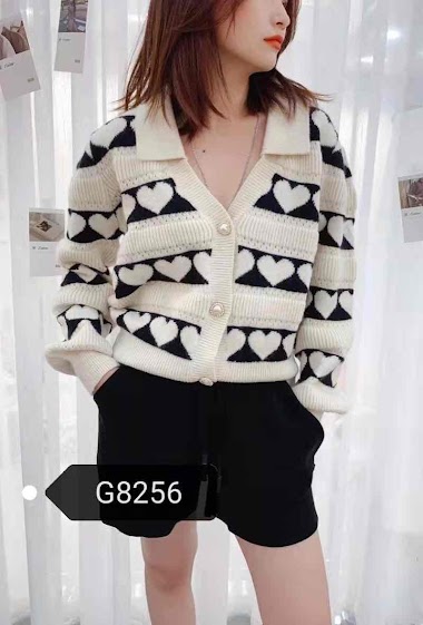 Wholesaler Graciela Paris - Jacquard cardigan with heart patterns aligned on a band. shirt collar