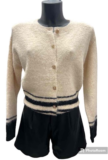 Wholesaler Graciela Paris - Short wool cardigan. golden buttons