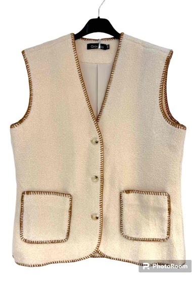 Wholesaler Graciela Paris - Sleeveless vest in faux wool with visible stitching. soft and warm