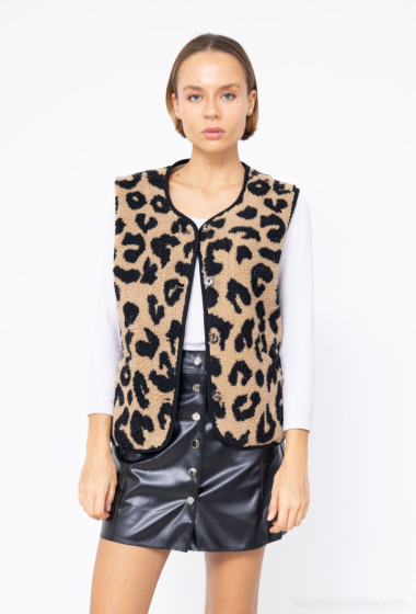 Wholesaler Graciela Paris - Sleeveless vest in leopard printed faux wool.
