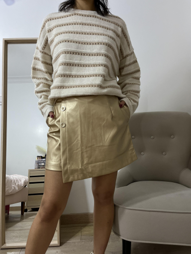 Wholesaler Graciela Paris - Faux leather short skirt with buttons