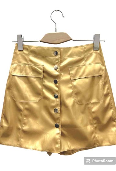 Mayorista Graciela Paris - Faux leather short skirt. front patch pockets. visible stitching finish