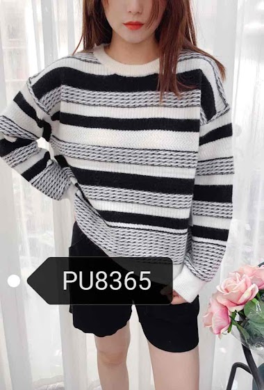 Wholesaler Graciela Paris - Jacquard sweater with different stripes. round neck