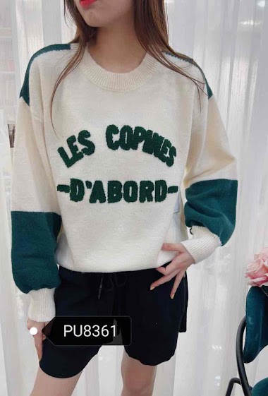 Wholesaler Graciela Paris - Round neck sweater with "Les copines d’abord" embroidery in French terry