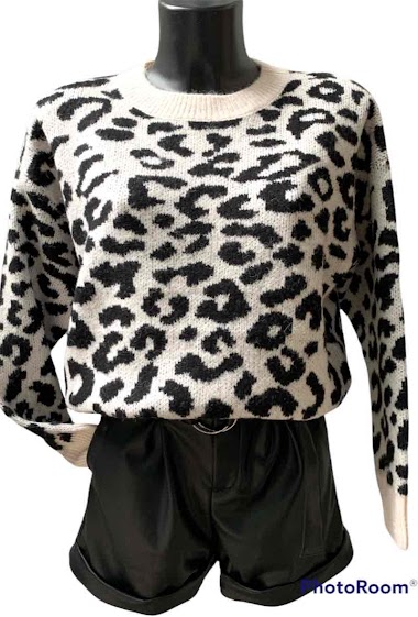 Wholesaler Graciela Paris - Round neck sweater. leopard pattern jacquard