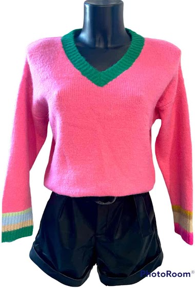 Wholesaler Graciela Paris - V-neck sweater with mismatched colors on the sleeves and neckline