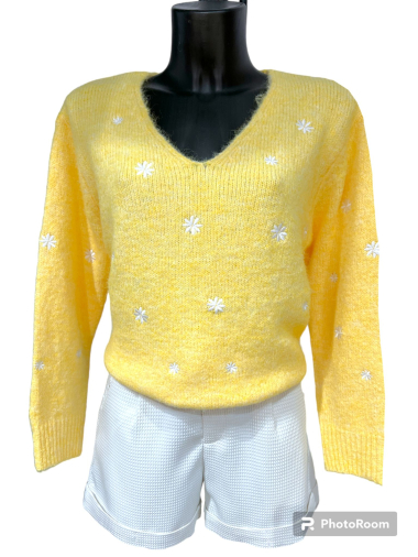 Wholesaler Graciela Paris - Flower pattern V-neck sweater