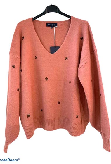 Wholesaler Graciela Paris - V-neck sweater. dotted with small embroidered leaves