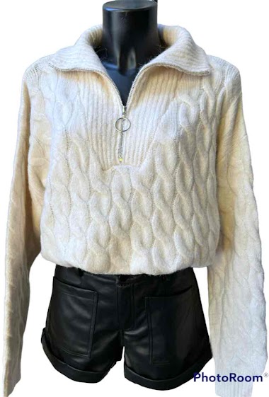 Mayorista Graciela Paris - Zipped neck sweater. soft and warm knit with twisted pattern