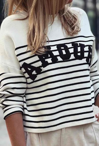 Wholesaler Graciela Paris - Striped cropped sweater with embroidered "LOVE" lettering