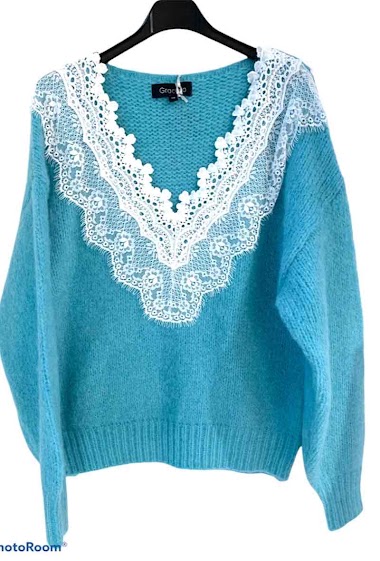 Großhändler Graciela Paris - Chunky soft-knit sweater. lace V-neck