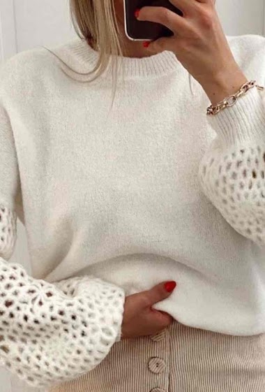 Mayorista Graciela Paris - Soft knit sweater. crochet pattern all over the sleeve