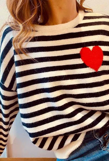 Pull mariniere col rond avec gros coeur rouge