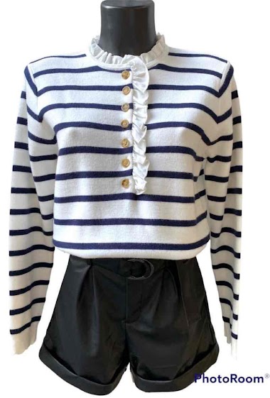 Pleated striped sweater at the collar