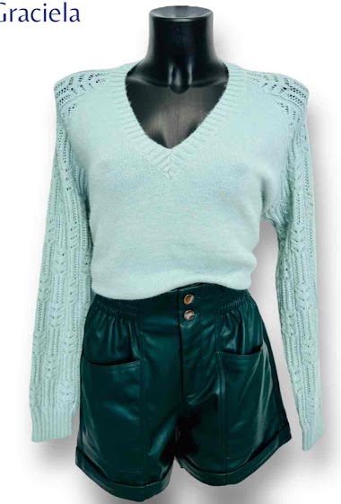Mayorista Graciela Paris - Plain V-neck sweater. sleeves with knitted geometric patterns