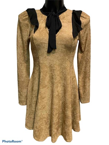 Großhändler Graciela Paris - Short dress in stretch knit. bow collar. ruffles on the shoulders