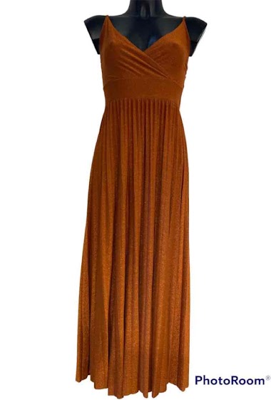 Wholesaler Graciela Paris - Long pleated and shining dress with thin straps