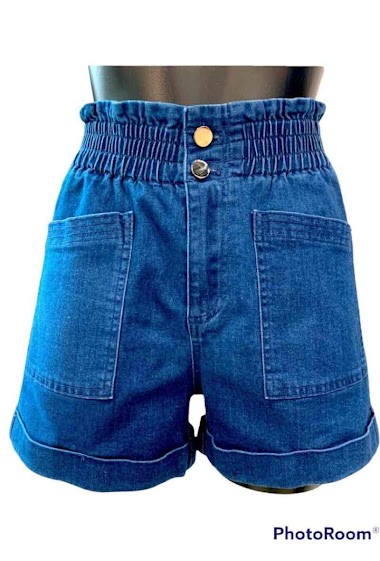 Stretch cotton shorts. 2 patch pockets. smocked elastic waistband