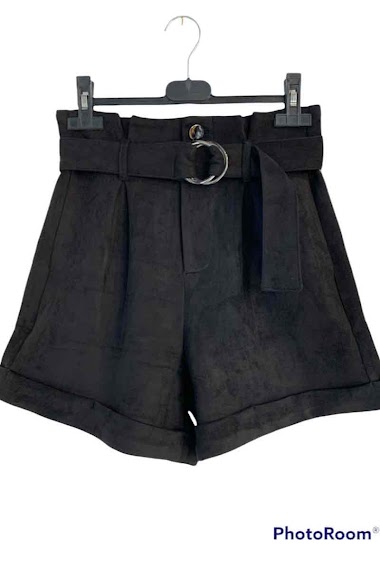 Großhändler Graciela Paris - Suede shorts with belt and real pockets