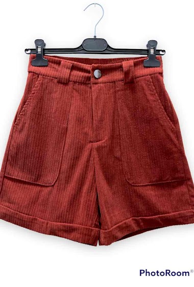 Großhändler Graciela Paris - Corduroy shorts. front and back patch pockets