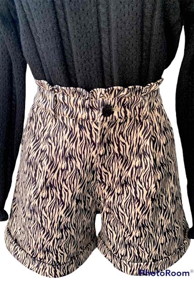 Großhändler Graciela Paris - Animal print shorts. ruffle finish at the waistband