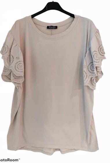 Wholesaler Graciela Paris - Loose cotton tshirt. English embroidery on the sleeves
