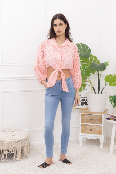 Wholesaler Happy Look - Cropped blouse in English embroidery