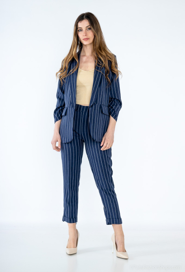 Wholesaler HD Diffusion - Striped suit set