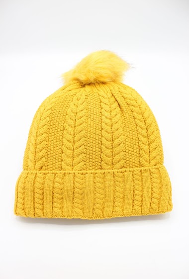 BEANIE with synthetic Pompom and supreme lining