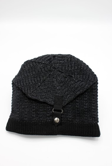 BEANIE with button and clips