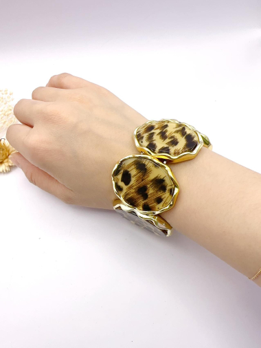 Wholesaler H&T Bijoux - Leopard acrylic bracelet.