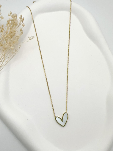 Wholesaler H&T Bijoux - Stainless steel mother-of-pearl heart necklace.