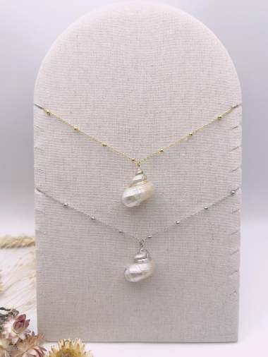 Wholesaler H&T Bijoux - Stainless steel necklace with shell.